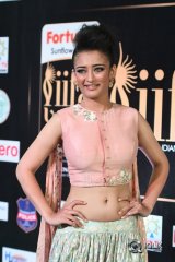 Akshara Hassan At IIFA Utsavam Awards 2017